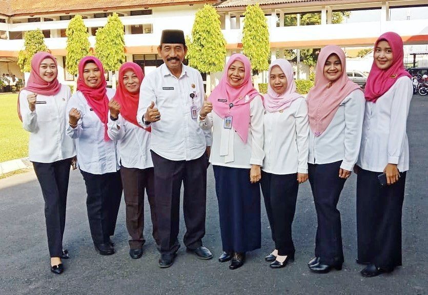 Jadi PNS usai hengkang dari artis, 11 potret terbaru Ellen Nita eks Cherrybelle cantik mantap berhijab