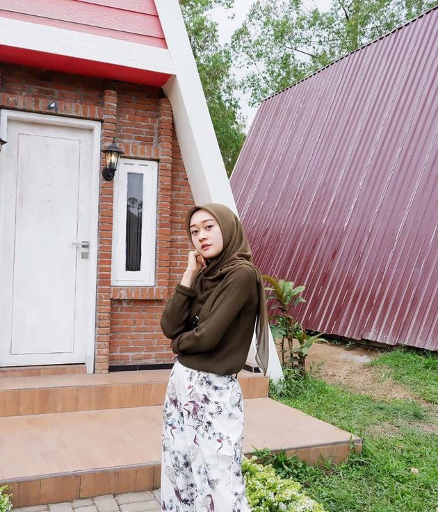 Jadi PNS usai hengkang dari artis, 11 potret terbaru Ellen Nita eks Cherrybelle cantik mantap berhijab