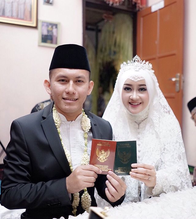 Jadi PNS usai hengkang dari artis, 11 potret terbaru Ellen Nita eks Cherrybelle cantik mantap berhijab