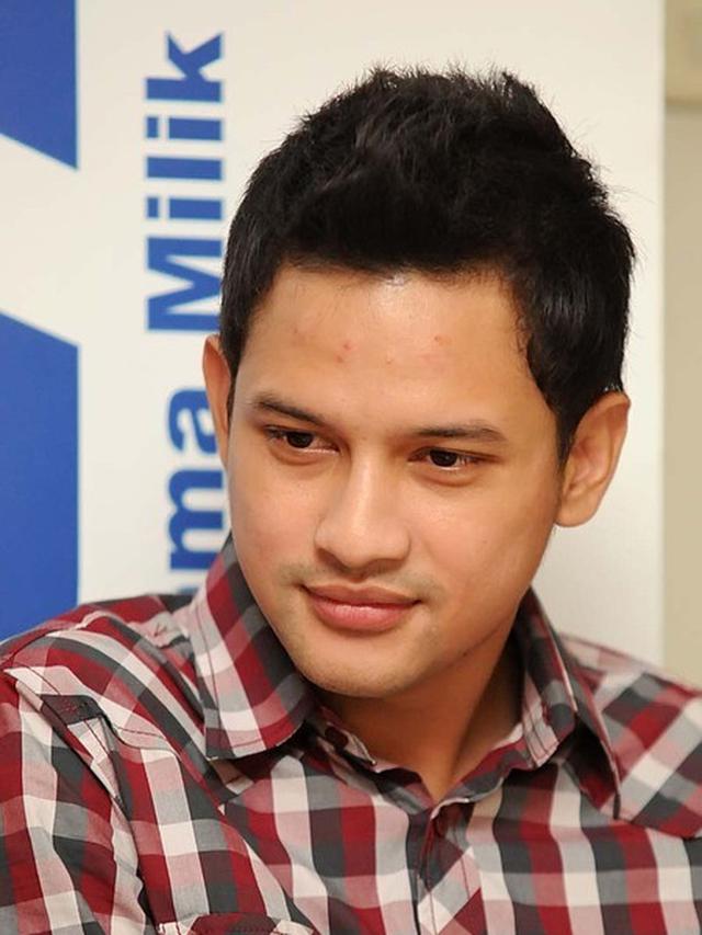 Dari model jadi pesinetron, ini 11 transformasi Lucky Perdana, gaya rambut lawasnya curi perhatian