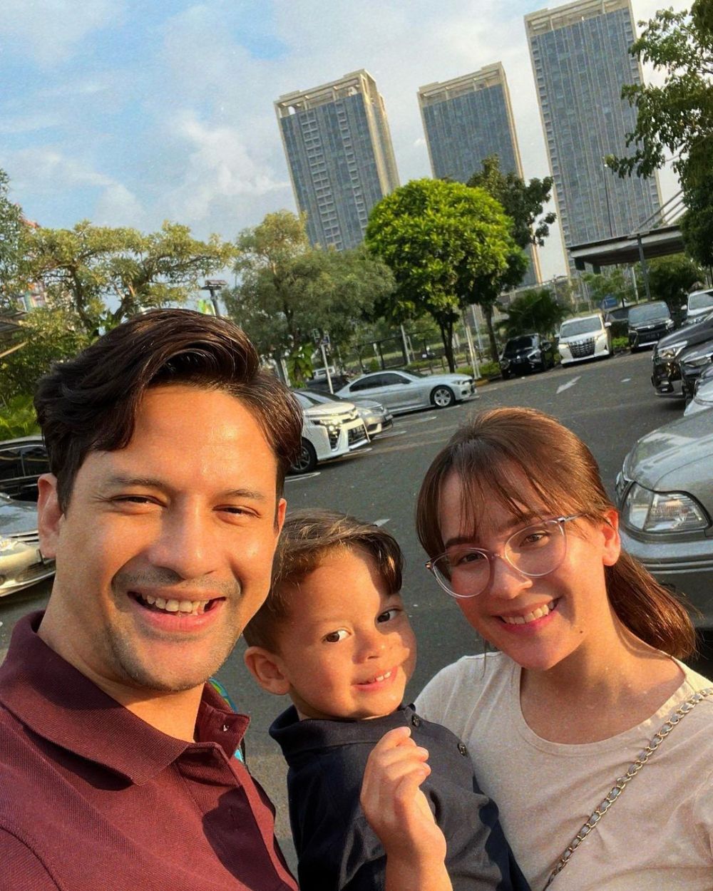 Dari model jadi pesinetron, ini 11 transformasi Lucky Perdana, gaya rambut lawasnya curi perhatian