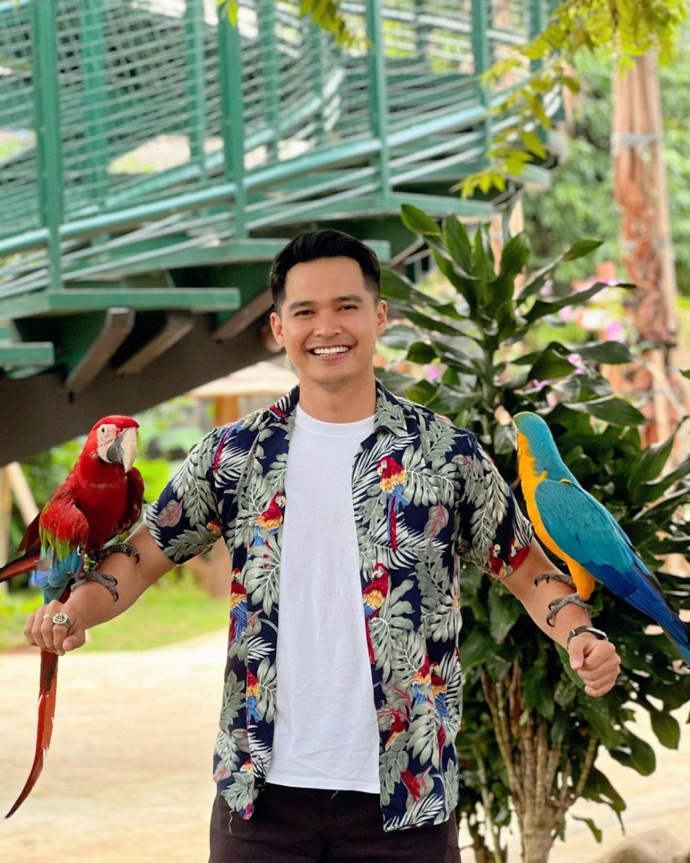 Karyo di Islam KTP kini aktif jadi presenter betah melajang di usia 38 tahun, ini 11 potret terbarunya