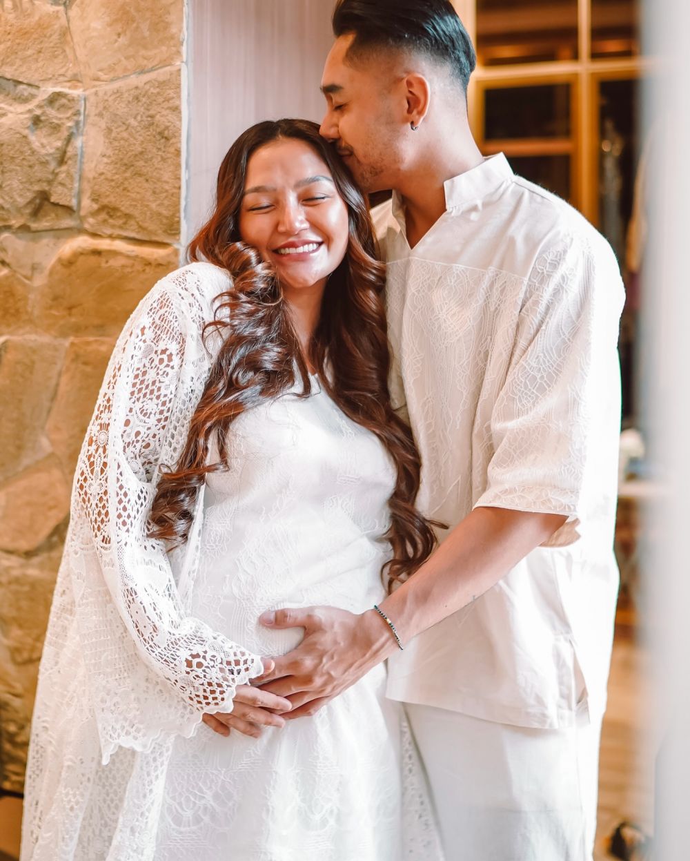 Suara bergetar sambil tahan tangis, begini 9 cerita perjuangan siti badriah saat melahirkan anak kedua