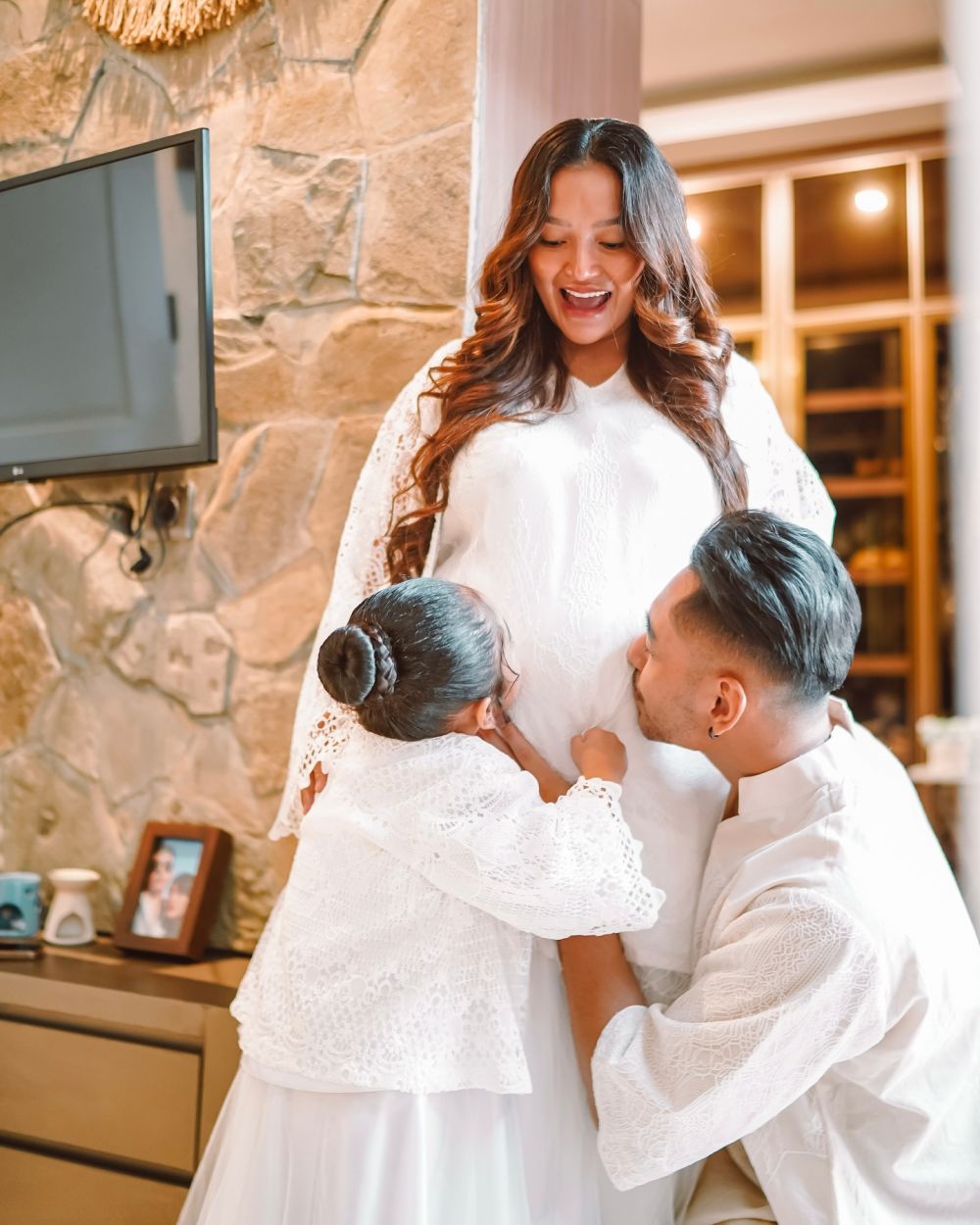 Suara bergetar sambil tahan tangis, begini 9 cerita perjuangan siti badriah saat melahirkan anak kedua