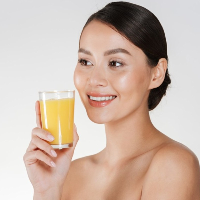 Cara hempaskan kerutan ini ampuh bikin wajah kencang cuma dengan minuman kolagen dari 2 jenis rempah