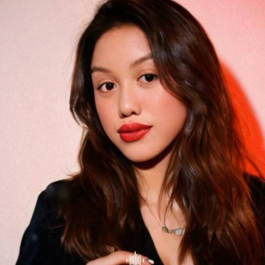 Tampil percaya diri dengan makeup look bold, intip 11 transformasi Loly Meizani putri Nikita Mirzani