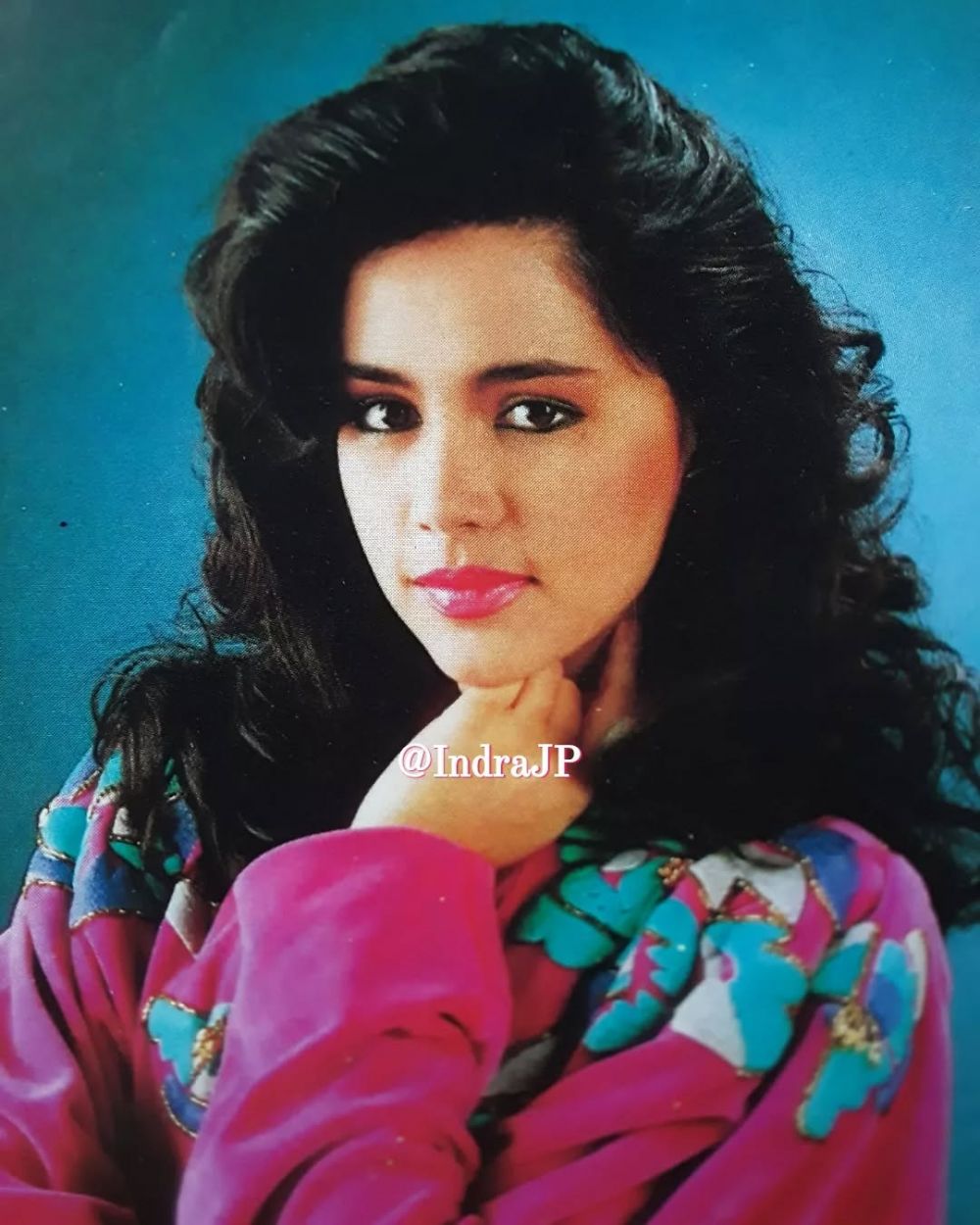 Model kacamata ini dulunya adik Onky Alexander di film kini jadi pemerhati hewan, 9 potret lawasnya