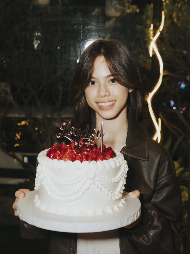 9 Potret Wulan Guritno rayakan ulang tahun London Abigail ke-15, tampil akur bareng mantan suami