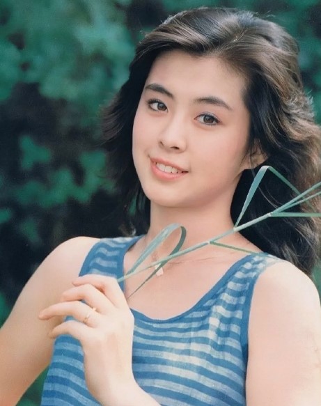 Pernah dijuluki ratu film horor tercantik era 90-an, intip 11 pesona menawan Joey Wong di kala muda