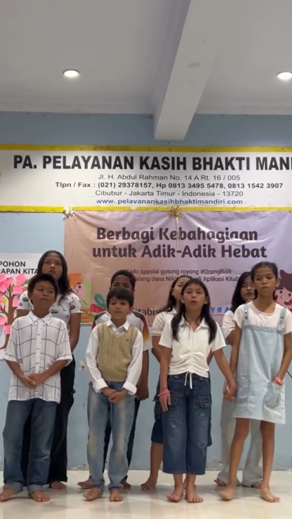 9 Potret Nikita Willy ajak Issa donasi ke panti asuhan, sikap dermawannya bikin salut