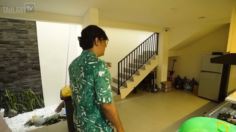 Rumah berkonsep smart living, 7 cara Surya Insomnia menata dapur, alat penghisap asapnya bikin salfok