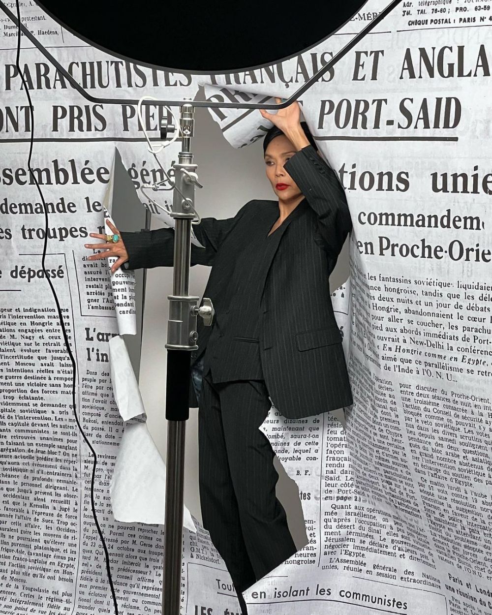 Wanita foto di samping Kasino Warkop ini jadi top model, begini 11 potret terbarunya