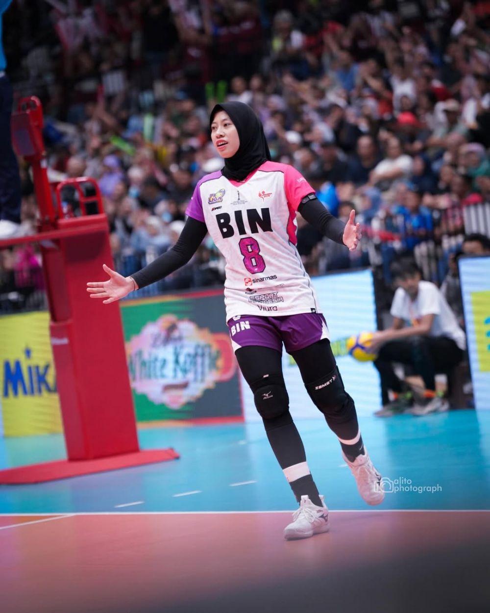 5 Fakta bergabungnya Megawati di klub voli Turki, penampilannya berhijab jadi omongan