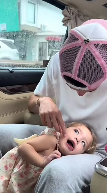 Janji selalu jaga Kamari, 9 potret kedekatan Justin Hubner dengan putri Jennifer Coppen bikin baper