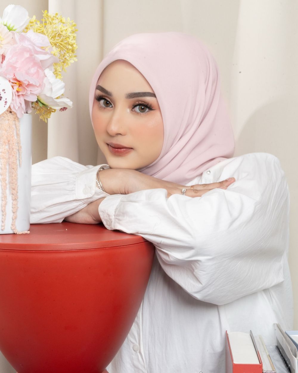 Harta tak bersisa usai suami dipenjara, 11 potret terbaru Dinan Fajrina usai Doni Salmanan dipenjara