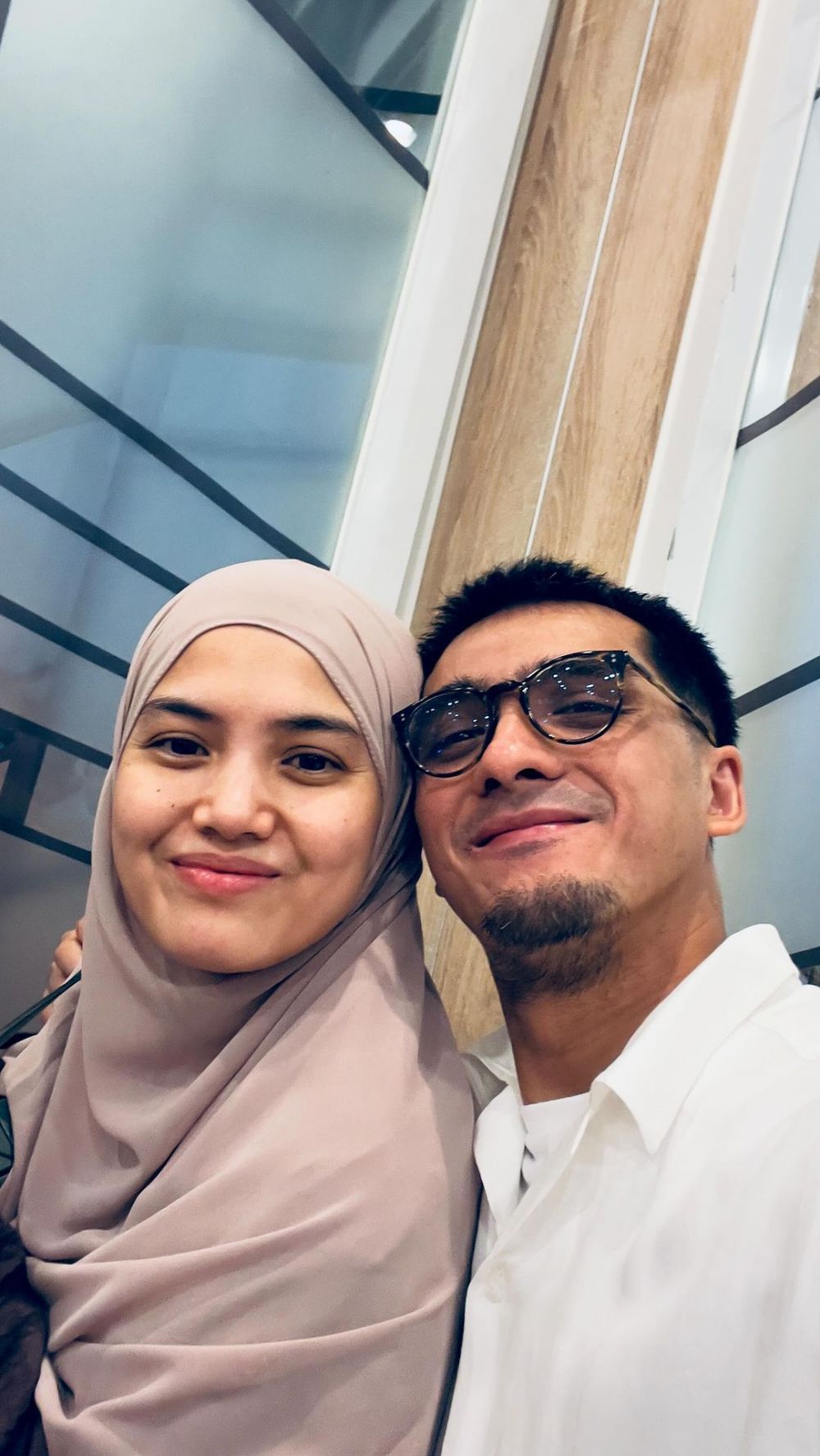 Artis sinetron Kiamat Sudah Dekat ini diperistri cicit sambung Soekarno, 11 potret terbarunya memesona