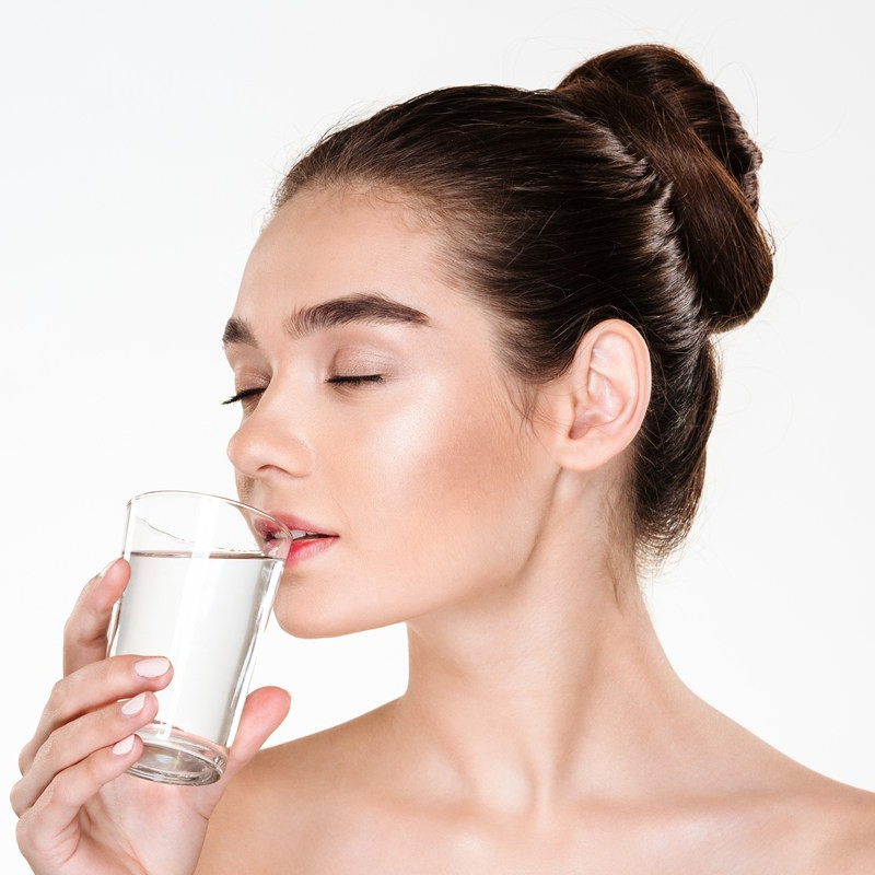 Bukan pakai kunyit atau jeruk, ini cara bikin minuman kolagen segar yang ampuh hempaskan kerutan