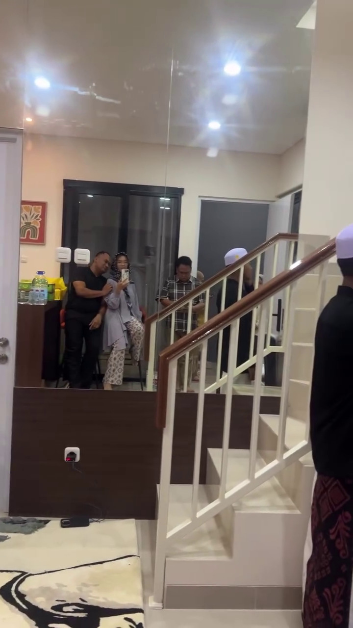 9 Potret rumah Bunda Corla kado dari Ivan Gunawan usai direnovasi, dapur mungil pol tapi compact