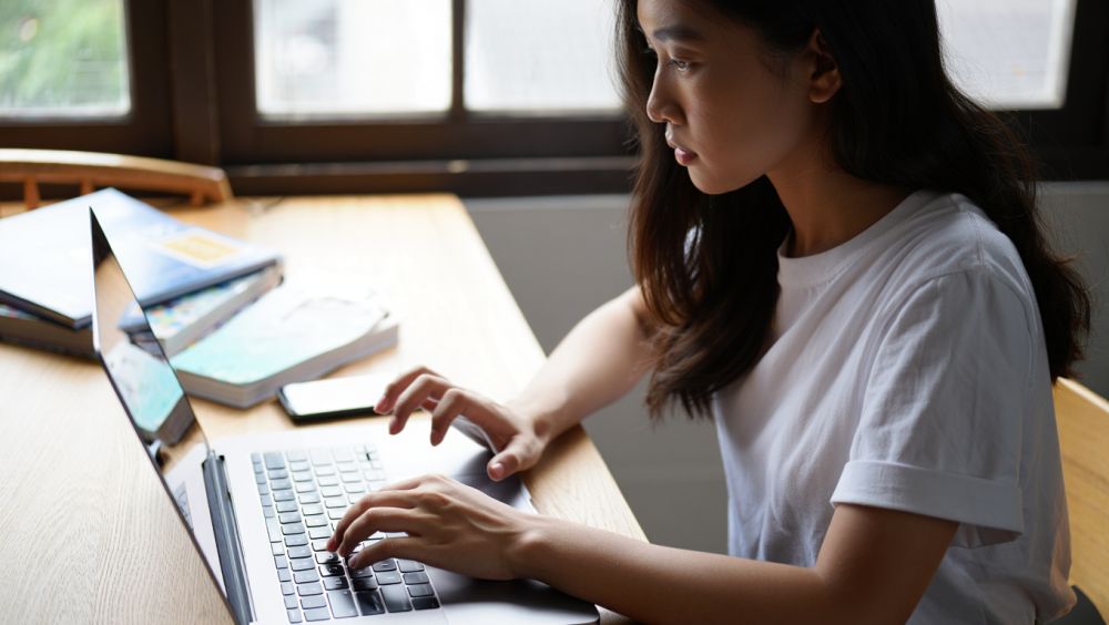 Biar nggak monoton, ini 17 sinonim efisien yang cocok untuk tulisan formal dan santai