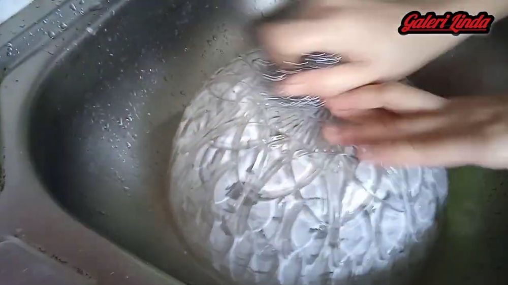 DIY Simple: Sulap mangkuk kaca buluk jadi baru pakai pasta gigi