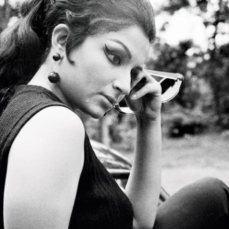 Pantas anaknya cantik, ini potret masa muda ibu 11 aktris Bollywood, ada yang mirip Lydia Kandou