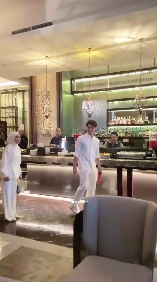 9 Potret meriahnya perayaan ulang tahun Rizky Billar ke-30, bagi-bagi uang saweran