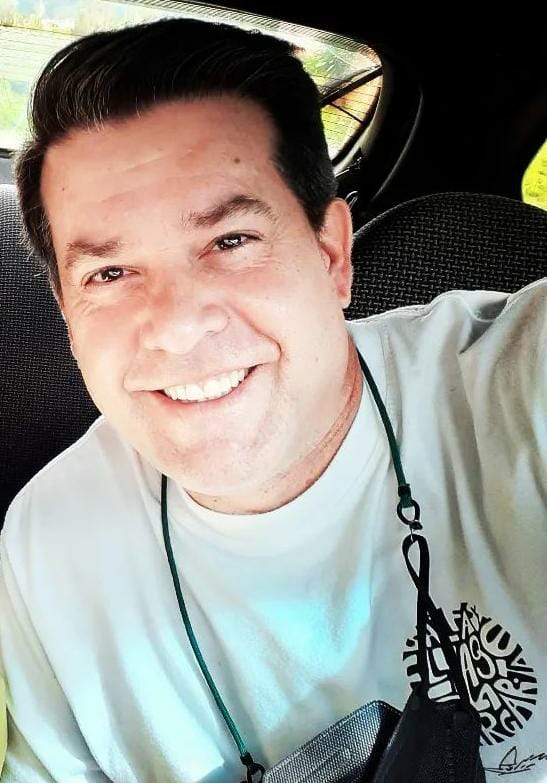 Tetap awet muda di usia 63 tahun, intip 10 potret terbaru ayah Dulce Maria di Carita de Angel