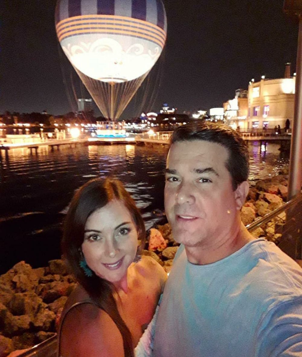 Tetap awet muda di usia 63 tahun, intip 10 potret terbaru ayah Dulce Maria di Carita de Angel