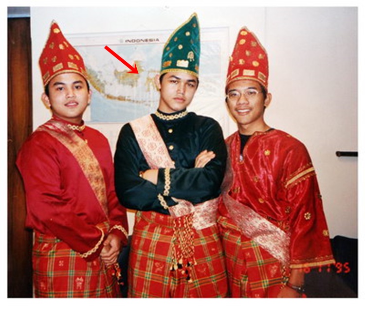 Penampilannya beda banget, intip 11 potret lawas Ivan Gunawan dari sekolah hingga awal karier