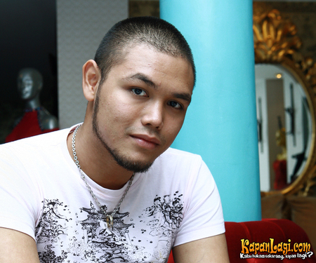 Penampilannya beda banget, intip 11 potret lawas Ivan Gunawan dari sekolah hingga awal karier