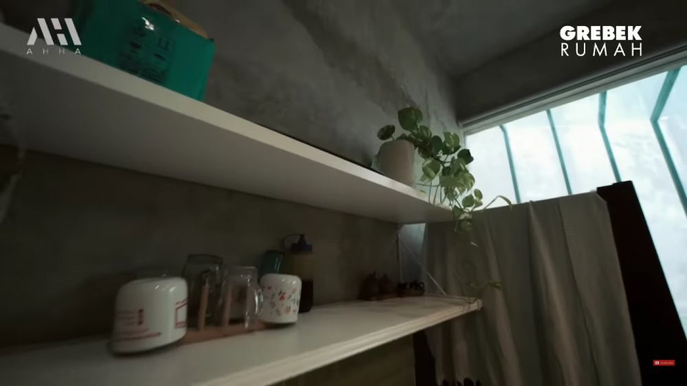 Dekat dengan taman tanaman herbal, 7 cara Ustaz Felix Siauw menata dapur minimalis desain industrial