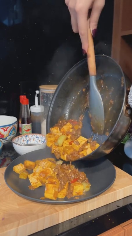 Bikin emak-emak mupeng, ini 8 cara Glenca Chysara menata dapur perabotannya rapi pol