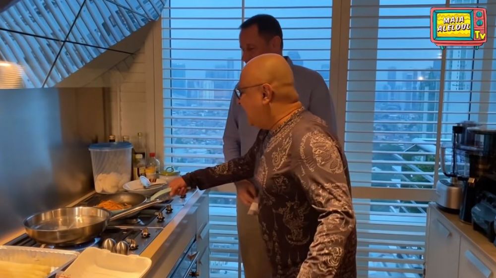 Tinggal di apartemen lantai 31, ini 7 cara Irwan Mussry suami Maia Estianty menata dapur mewah