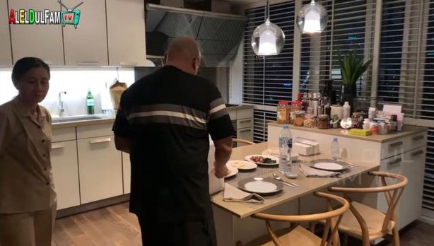 Tinggal di apartemen lantai 31, ini 7 cara Irwan Mussry suami Maia Estianty menata dapur mewah