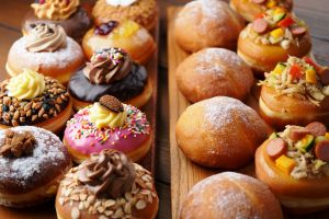 Donat Pinkan Mambo disebut mirip roti goreng, kenali 5 perbedaan mendasarnya