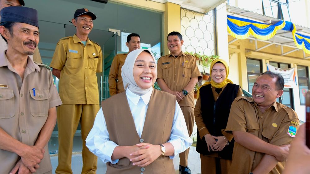 9 Potret Putri Karlina menantu Dedi Mulyadi, single parent 3 anak yang jabat Wakil Bupati Garut