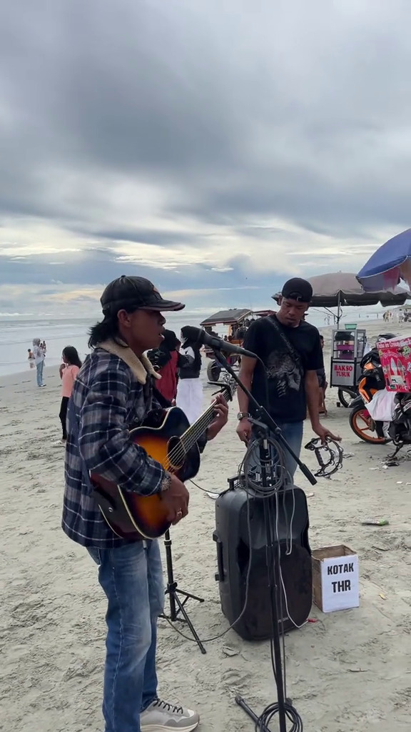 9 Potret terbaru Junaidi eks finalis Indonesian Idol 2025, sempat ditangkap dinsos karena ngamen