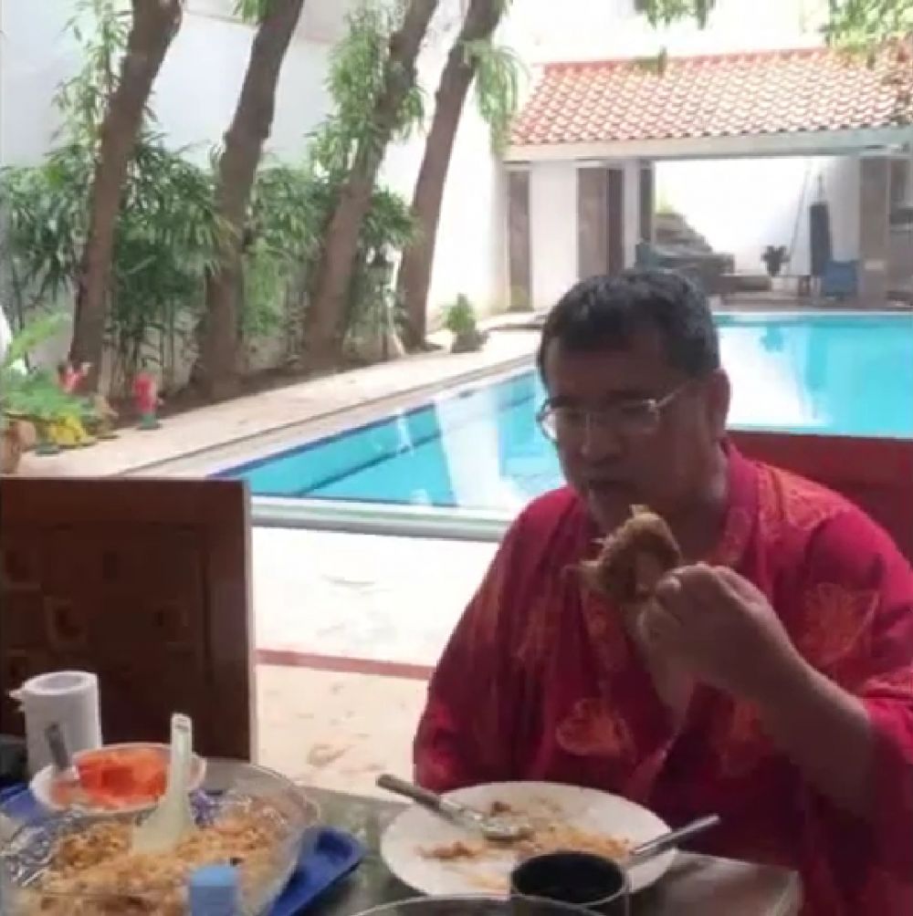 Jadi pengacara top huni rumah di kawasan elit, 6 cara Hotman Paris menata dapurnya ternyata sederhana