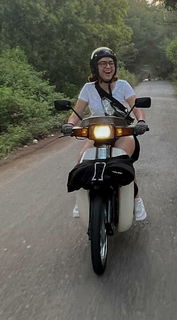 Di sinetron sederhana tapi aslinya DJ, 10 potret keseharian pemeran copet cantik Nina ini manglingi