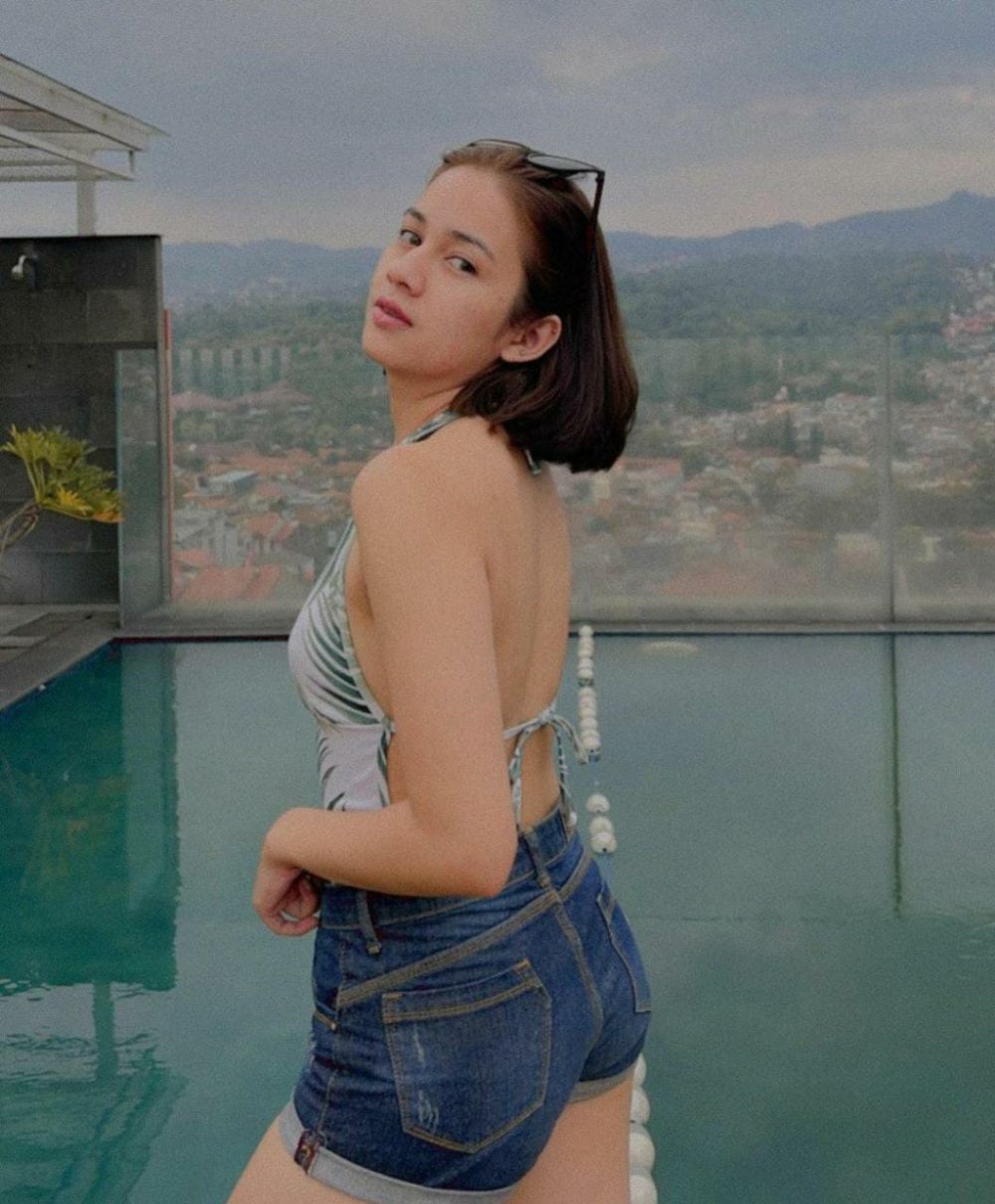 Di sinetron sederhana tapi aslinya DJ, 10 potret keseharian pemeran copet cantik Nina ini manglingi