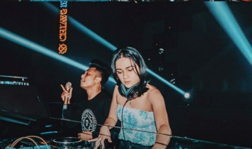 Di sinetron sederhana tapi aslinya DJ, 10 potret keseharian pemeran copet cantik Nina ini manglingi
