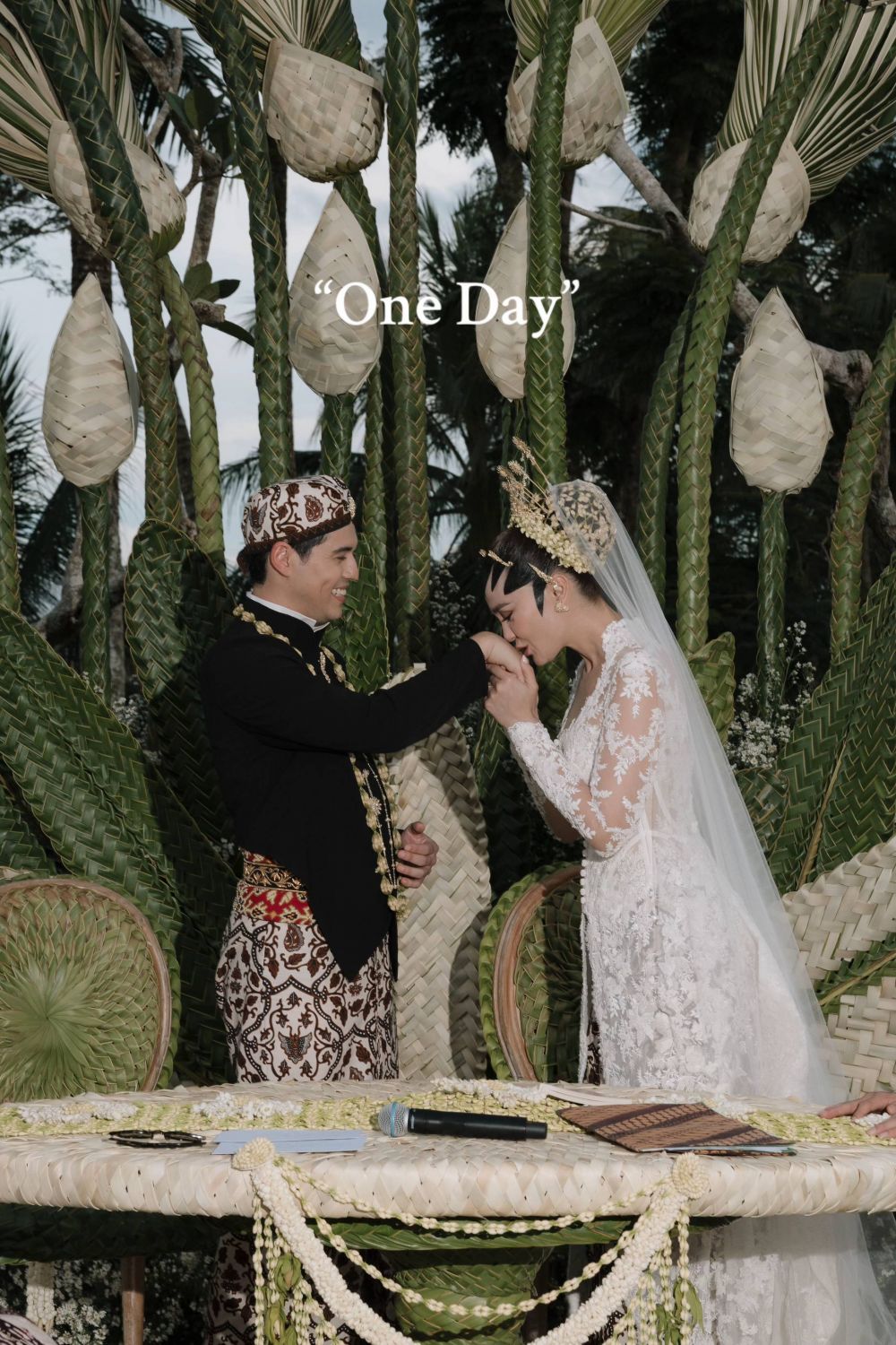 Dicintai ugal-ugalan sejak awal, isi chat awal kedekatan Maxime Bouttier ke Luna Maya ini bikin ngakak