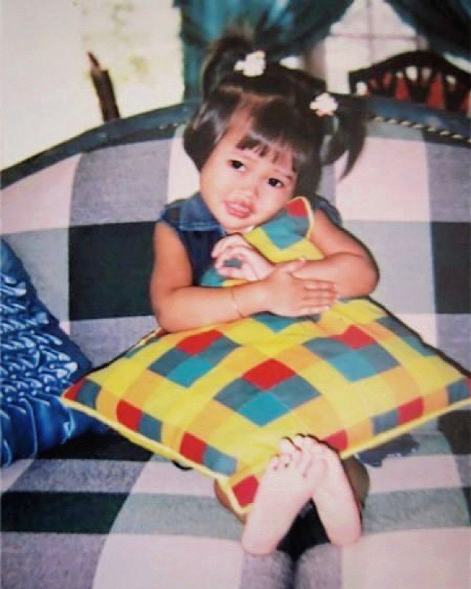 Kini jadi hot mom, 9 potret lawas Bella Bonita sebelum terkenal, masa kecilnya mirip Cunda sang putri