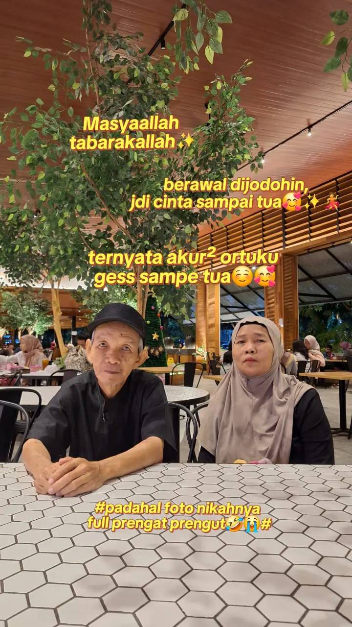 Full prengat-prengut, wanita ini bagikan 7 potret nikahan ortunya yang dijodohkan, akhirnya plot twist