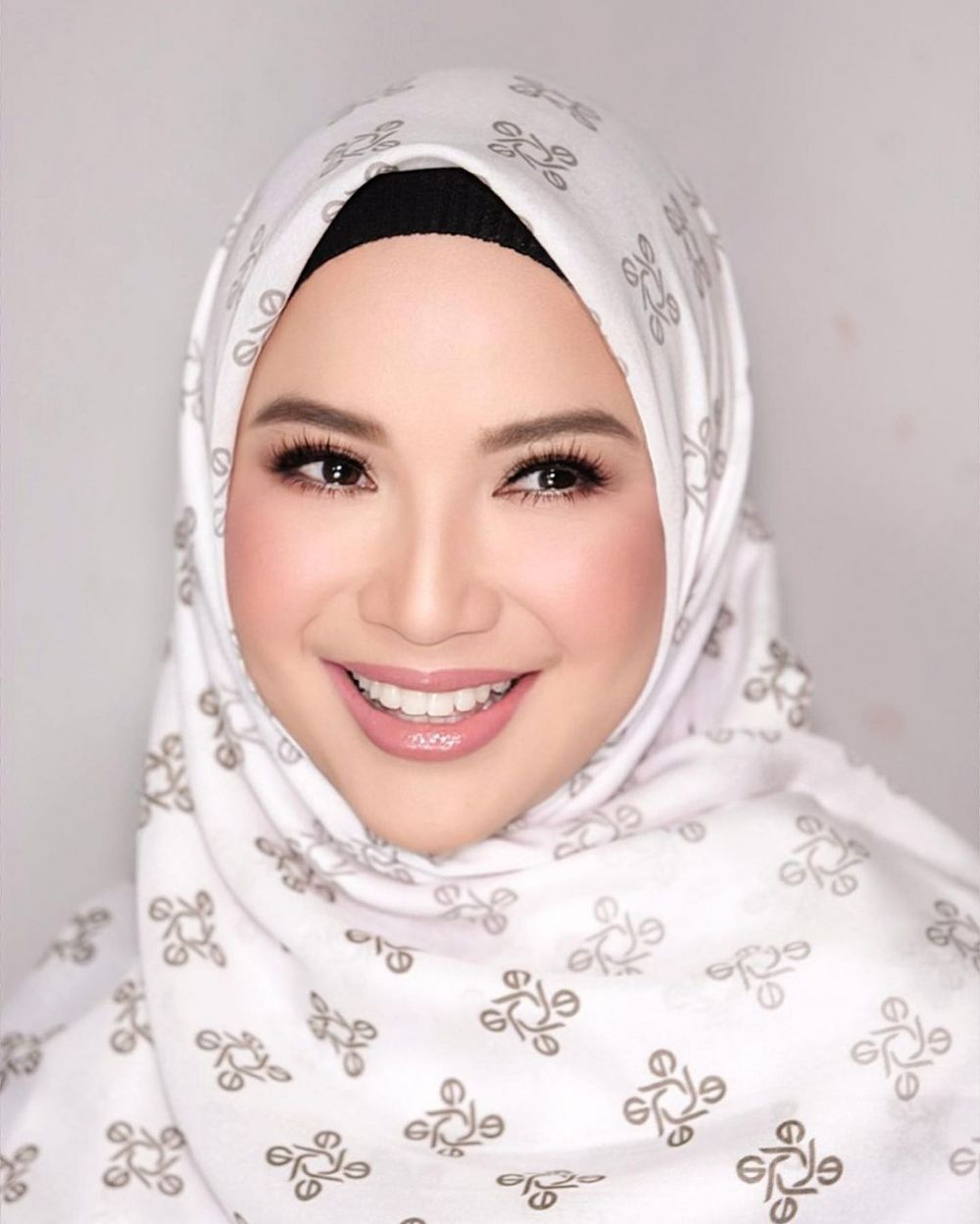 Artis cilik tetangga Caesar Hito ini saat dewasa dinikahi pejabat, kini hidupnya berubah drastis