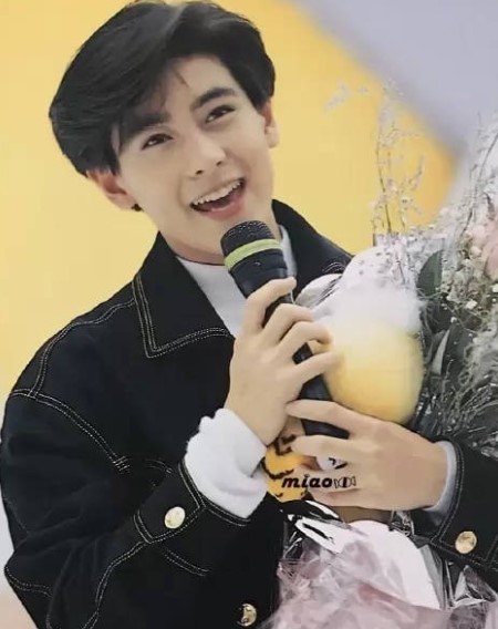 Usia setengah abad gaya masih bak ABG, begini 11 potret lawas Jimmy Lin perpaduan ganteng dan imut