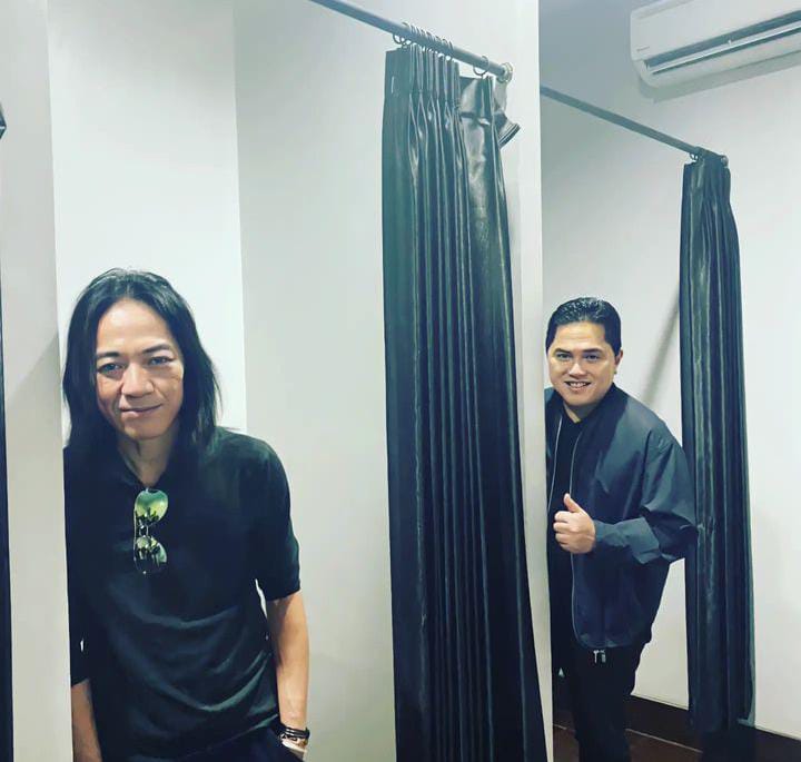 Bocah cilik ini besarnya jadi personel band top, pernah menjabat komisaris BUMN tapi pilih mundur