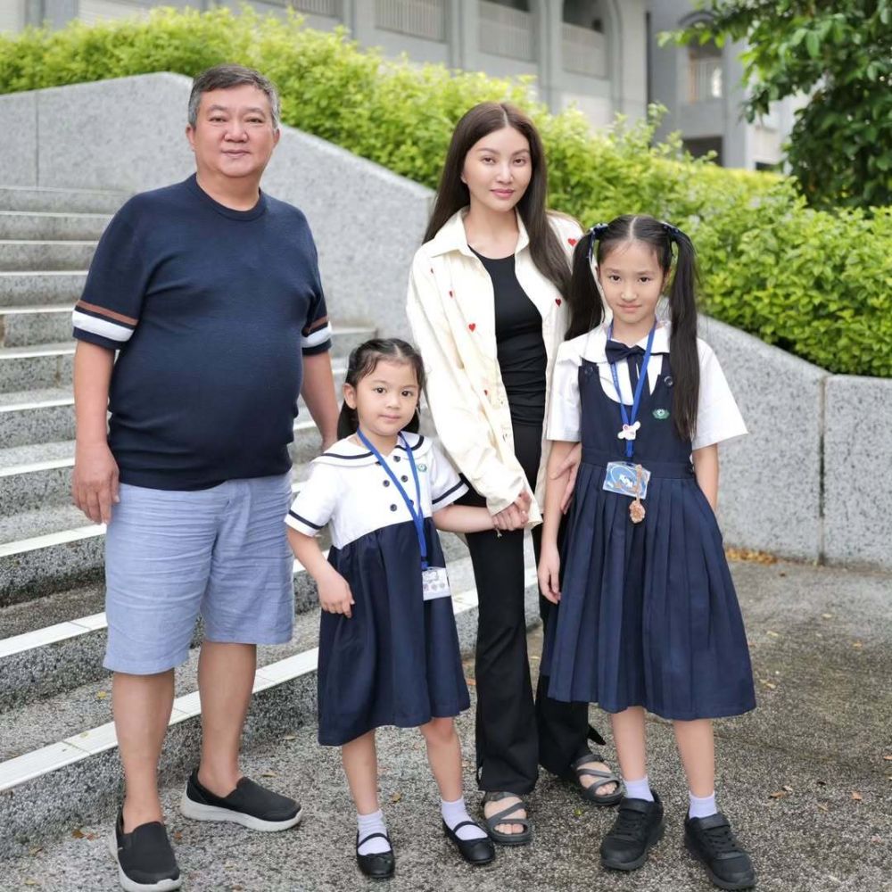 9 Potret kenangan Sarwendah bersama mendiang sang ayah, selalu protektif dan sering nelponin putrinya