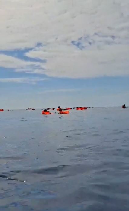 Kronologi kebakaran KM Barcelona di perairan Pulau Talise, 284 penumpang selamat 5 orang meninggal