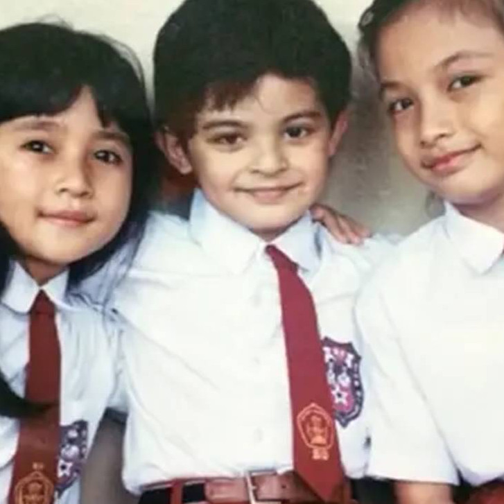 11 Seleb ini sudah berteman sejak kecil, Irish Bella teman nari Olivia Jensen, intip potretnya